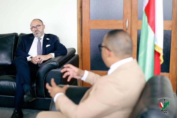 FANDRAISAN'ANDRIAMATOA MINISITRY NY SERASERA SY NY KOLONTSAINA NY MASOIVOHON'I FRANTSA