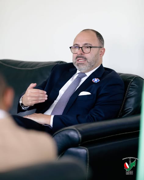 FANDRAISAN'ANDRIAMATOA MINISITRY NY SERASERA SY NY KOLONTSAINA NY MASOIVOHON'I FRANTSA