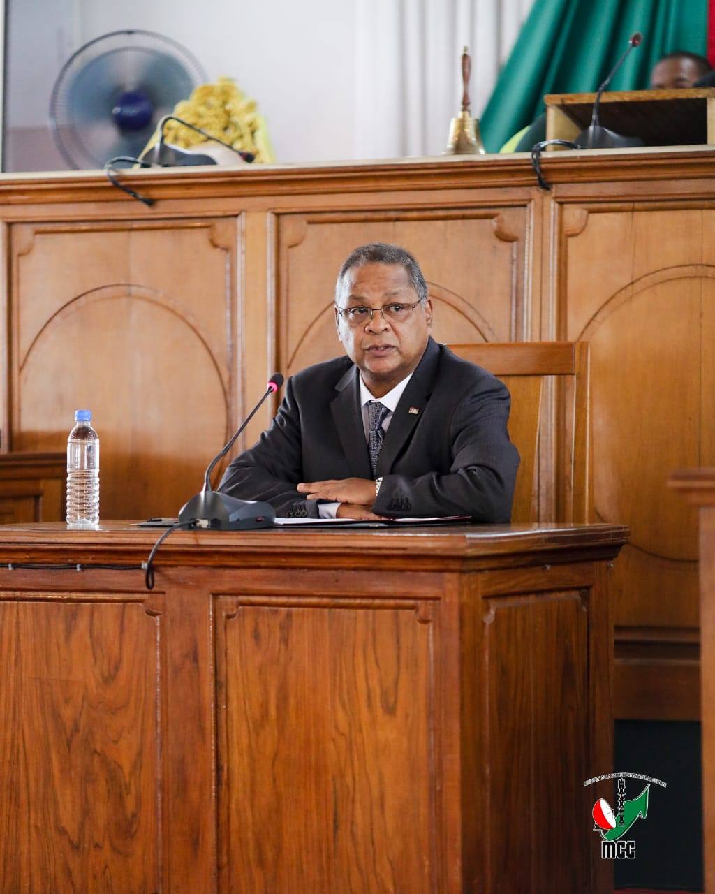 FANDAHARANASA HO FANATANTERAHANA NY POLITIKAM-PANJAKANA ANKAPOBENY HO AN'NY FANAVAOZANA IFOTONY