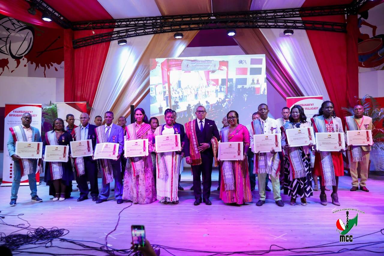 NISITRAKA MARIBONINAHITRA IREO MPIKABARY NAHAVITA BE