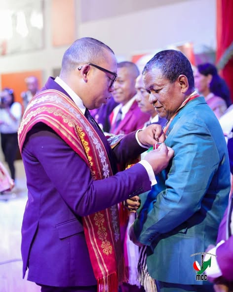 NISITRAKA MARIBONINAHITRA IREO MPIKABARY NAHAVITA BE