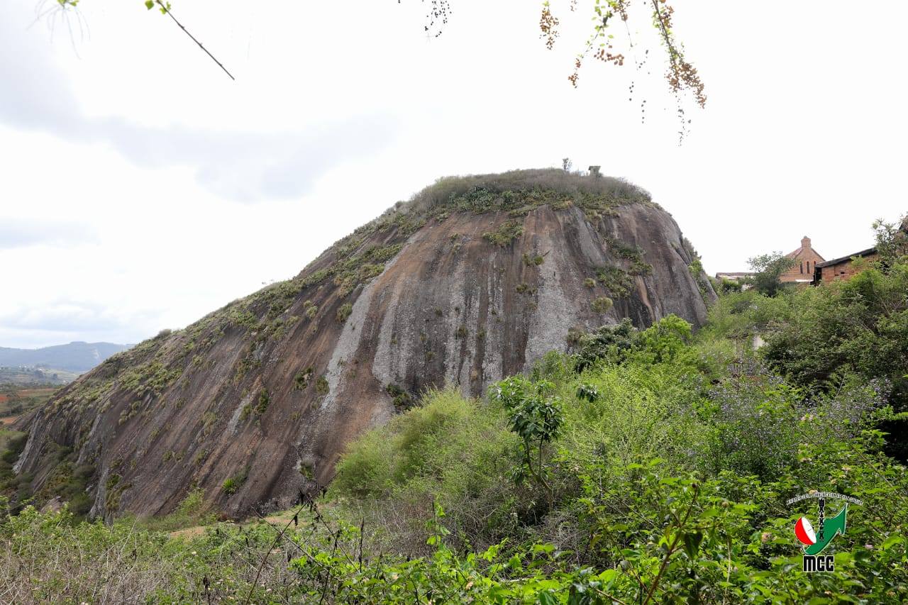 HAPETRAKA TSY HO ELA NY ANDROM-PIRENENA HO AN'NY KOLONTSAINA.