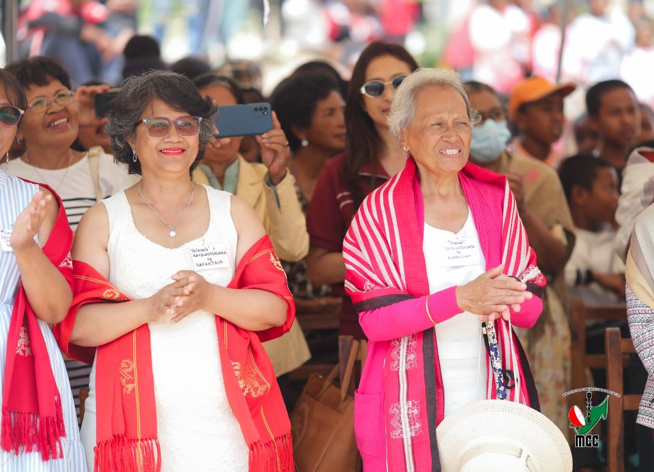 HAPETRAKA TSY HO ELA NY ANDROM-PIRENENA HO AN'NY KOLONTSAINA.