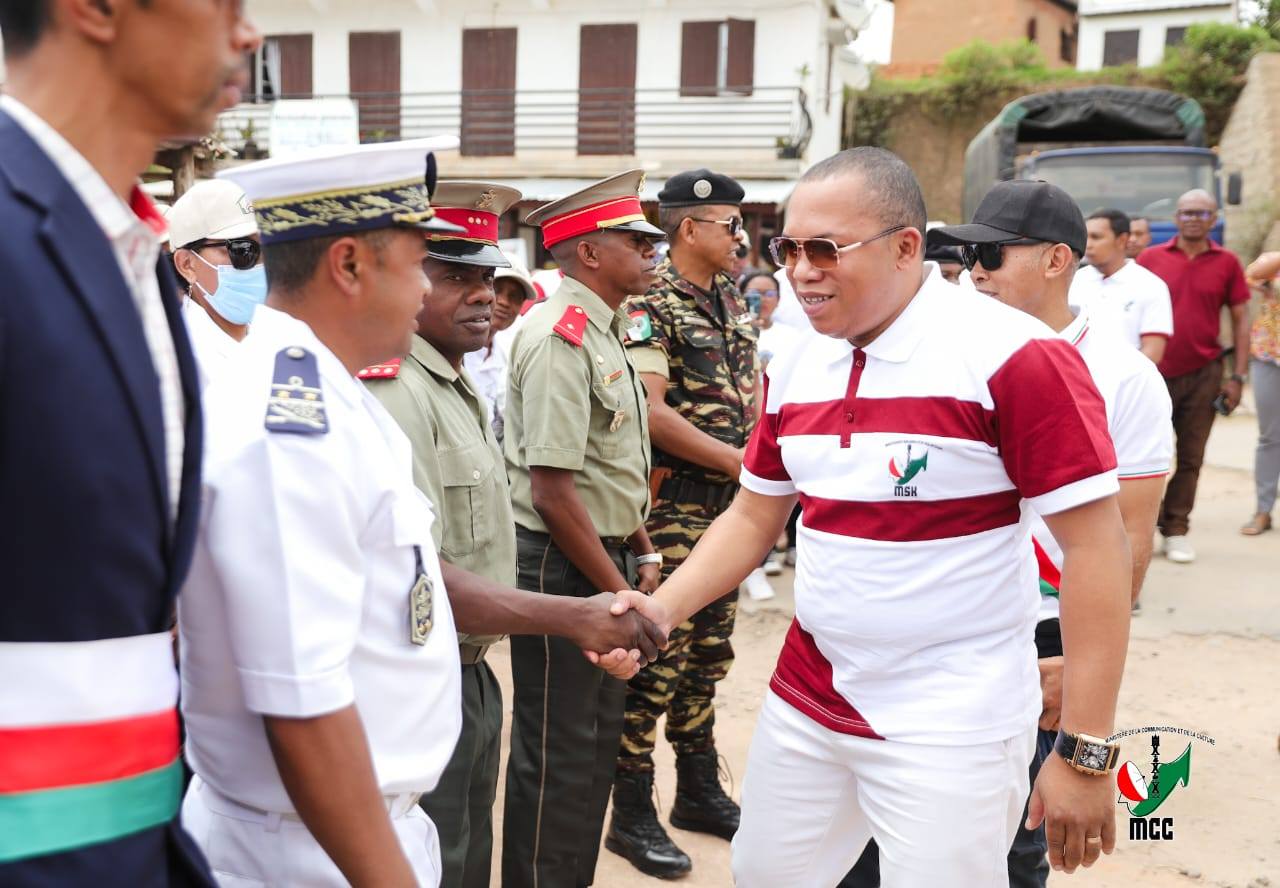 HAPETRAKA TSY HO ELA NY ANDROM-PIRENENA HO AN'NY KOLONTSAINA.