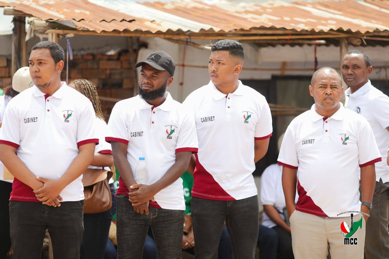 HAPETRAKA TSY HO ELA NY ANDROM-PIRENENA HO AN'NY KOLONTSAINA.