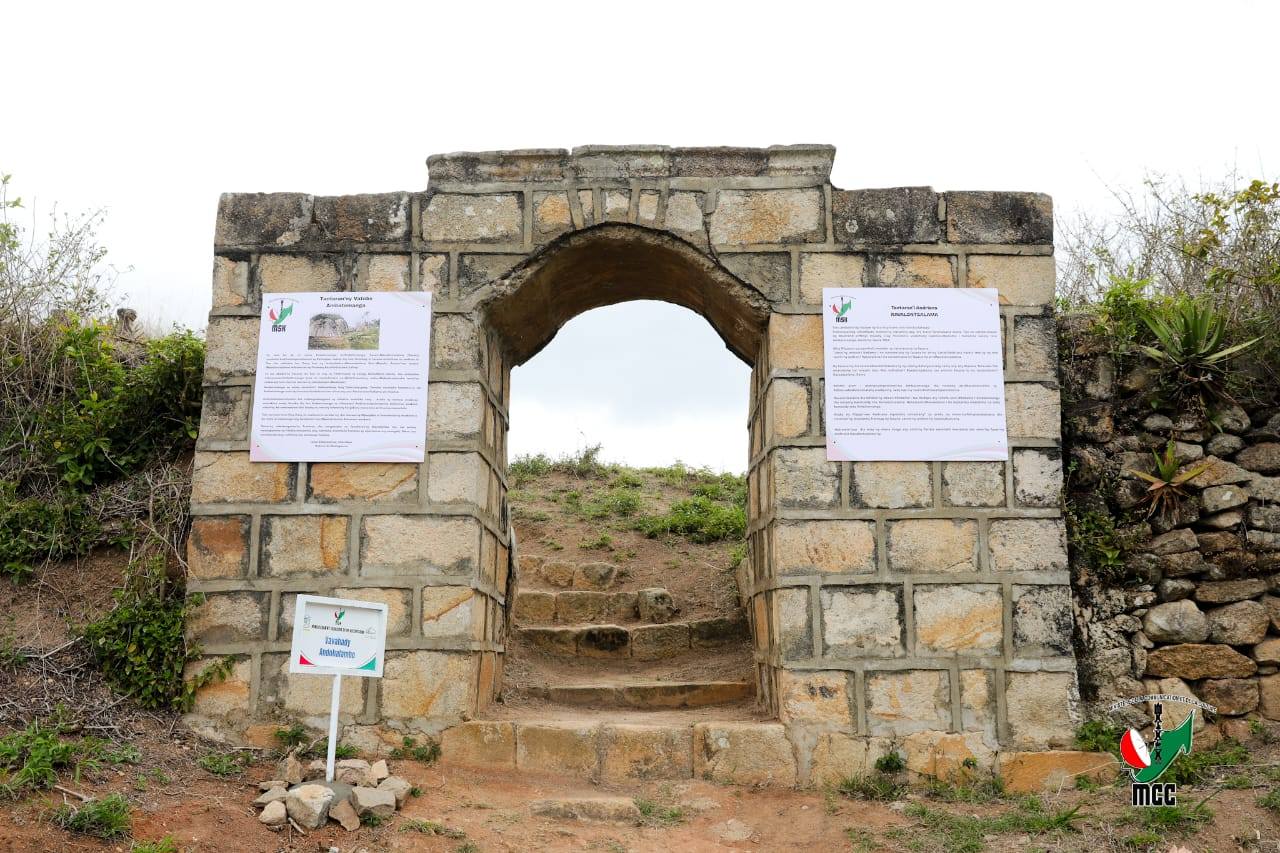 HAPETRAKA TSY HO ELA NY ANDROM-PIRENENA HO AN'NY KOLONTSAINA.