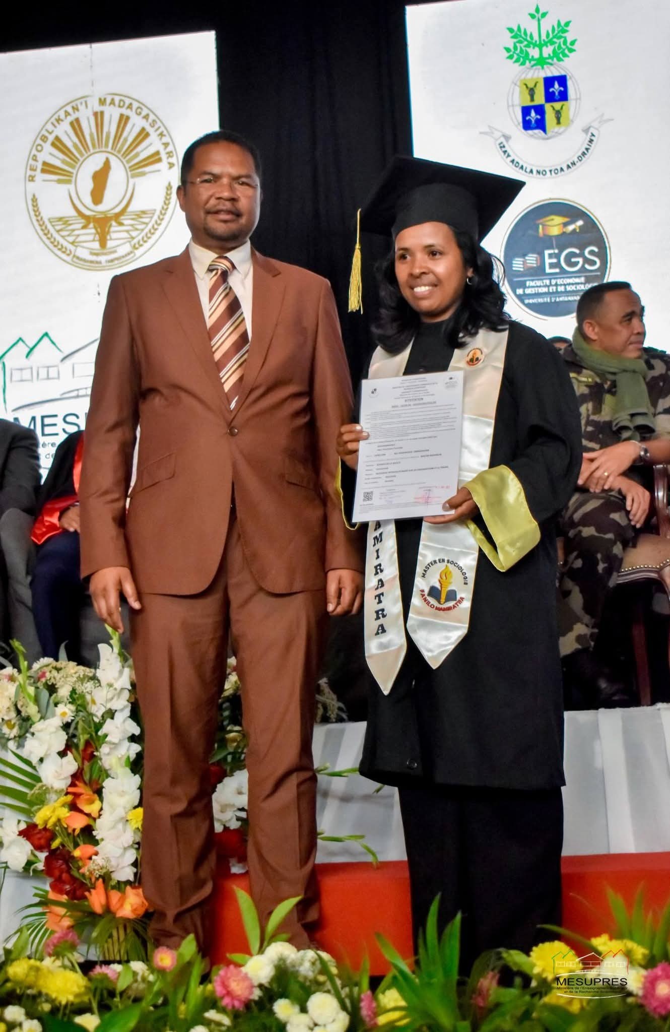 FAMPIANARANA AMBONY : LAHARAM-PAHAMEHANA NAPETRAKY NY FILOHA HO FANAVOTANA AN'I MADAGASIKARA.