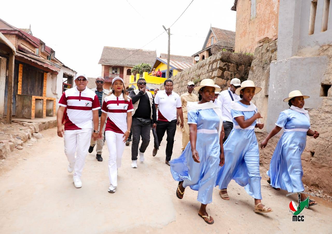 HAPETRAKA TSY HO ELA NY ANDROM-PIRENENA HO AN'NY KOLONTSAINA.