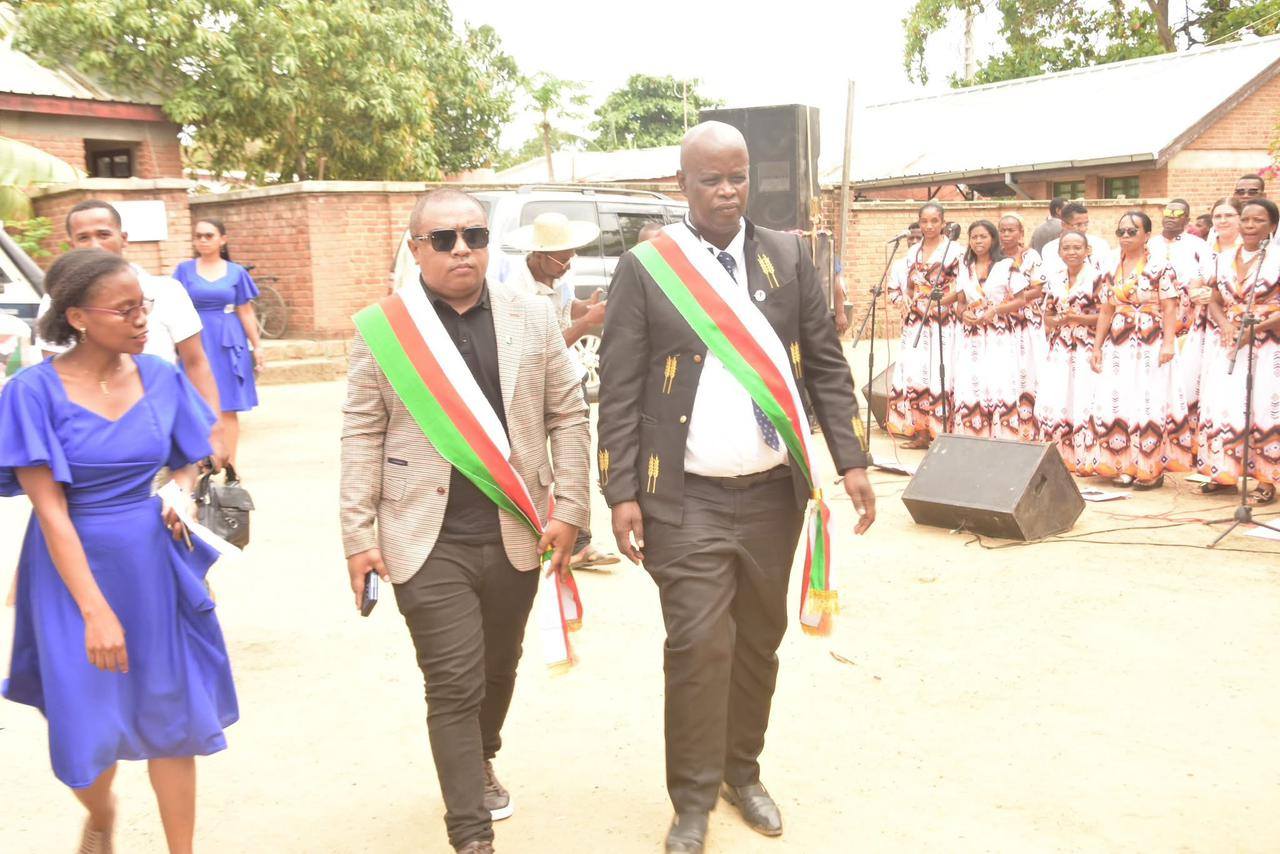 MENDRIKA ALAIN-TAHAKA AMIN'NY FAMPIASANA FITAOVANA ARIFOMBA SY FANAJANA LALANA RADIO VAOVAO MAHAFALY MANDRITSARA 𝘙𝘝𝘔𝘔 𝗙𝗠 𝟵𝟮.