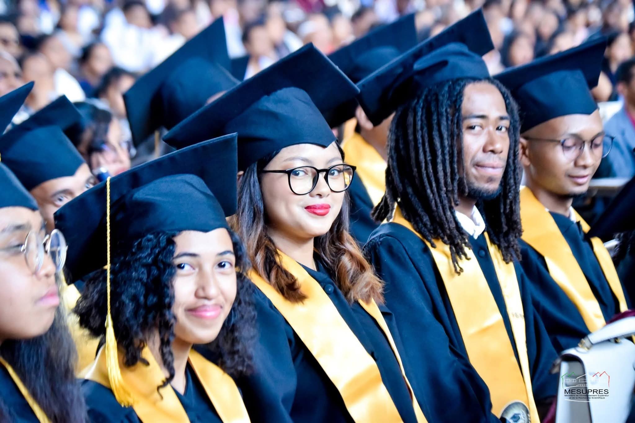 FAMPIANARANA AMBONY : LAHARAM-PAHAMEHANA NAPETRAKY NY FILOHA HO FANAVOTANA AN'I MADAGASIKARA.