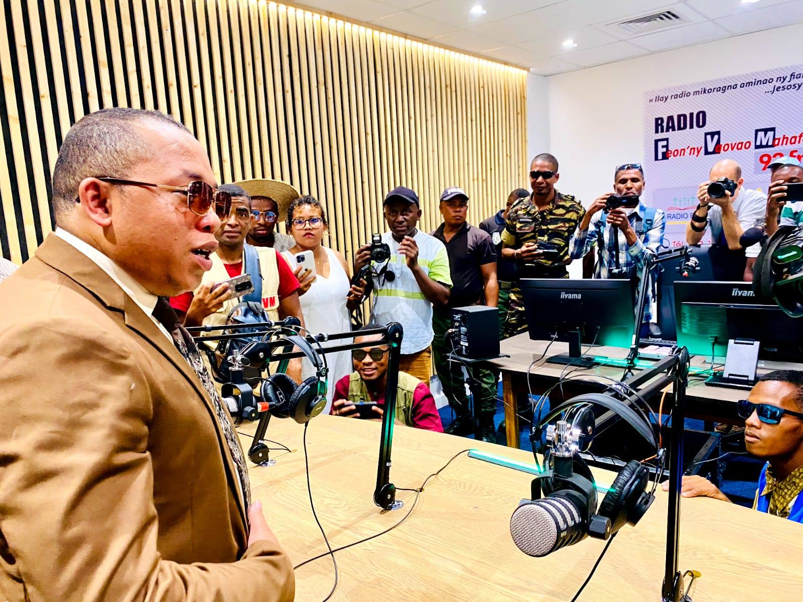 MENDRIKA ALAIN-TAHAKA AMIN'NY FAMPIASANA FITAOVANA ARIFOMBA SY FANAJANA LALANA RADIO VAOVAO MAHAFALY MANDRITSARA 𝘙𝘝𝘔𝘔 𝗙𝗠 𝟵𝟮.