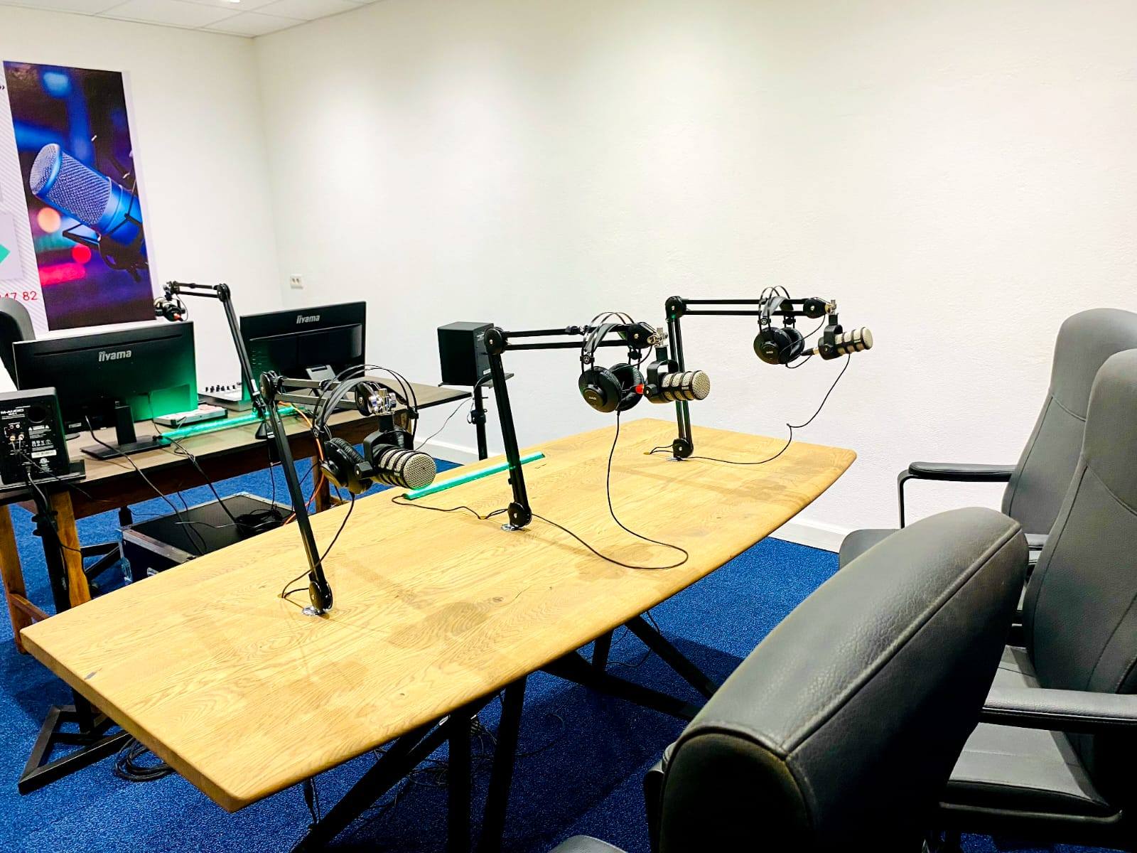 MENDRIKA ALAIN-TAHAKA AMIN'NY FAMPIASANA FITAOVANA ARIFOMBA SY FANAJANA LALANA RADIO VAOVAO MAHAFALY MANDRITSARA 𝘙𝘝𝘔𝘔 𝗙𝗠 𝟵𝟮.