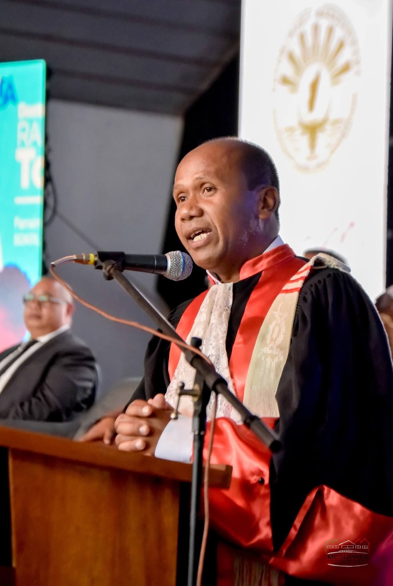 FAMPIANARANA AMBONY : LAHARAM-PAHAMEHANA NAPETRAKY NY FILOHA HO FANAVOTANA AN'I MADAGASIKARA.