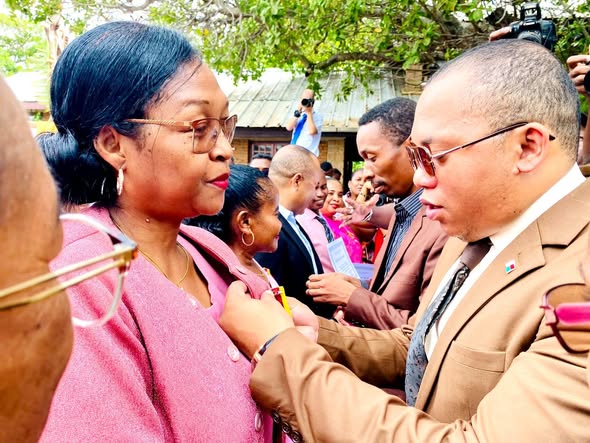 MENDRIKA ALAIN-TAHAKA AMIN'NY FAMPIASANA FITAOVANA ARIFOMBA SY FANAJANA LALANA RADIO VAOVAO MAHAFALY MANDRITSARA 𝘙𝘝𝘔𝘔 𝗙𝗠 𝟵𝟮.