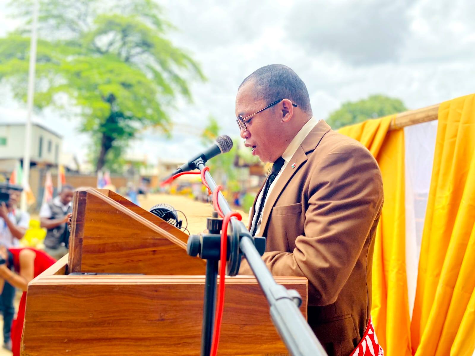 MENDRIKA ALAIN-TAHAKA AMIN'NY FAMPIASANA FITAOVANA ARIFOMBA SY FANAJANA LALANA RADIO VAOVAO MAHAFALY MANDRITSARA 𝘙𝘝𝘔𝘔 𝗙𝗠 𝟵𝟮.