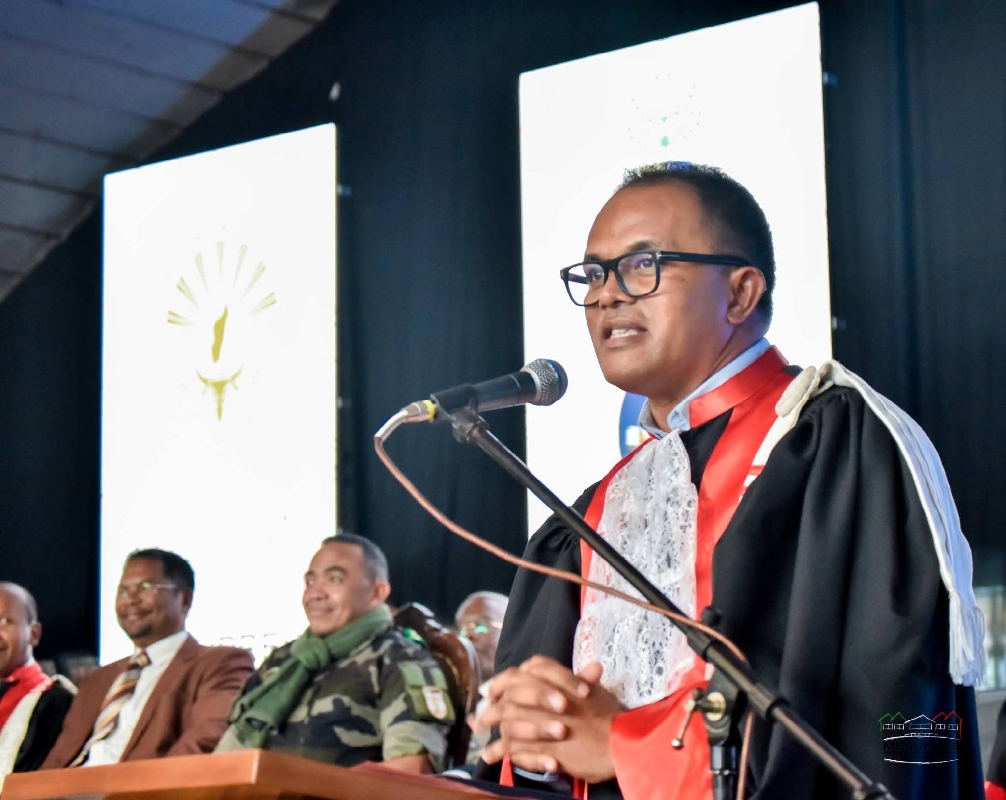 FAMPIANARANA AMBONY : LAHARAM-PAHAMEHANA NAPETRAKY NY FILOHA HO FANAVOTANA AN'I MADAGASIKARA.