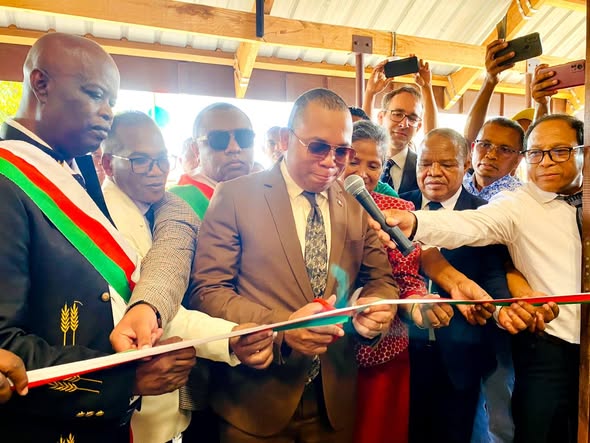 MENDRIKA ALAIN-TAHAKA AMIN'NY FAMPIASANA FITAOVANA ARIFOMBA SY FANAJANA LALANA RADIO VAOVAO MAHAFALY MANDRITSARA 𝘙𝘝𝘔𝘔 𝗙𝗠 𝟵𝟮.