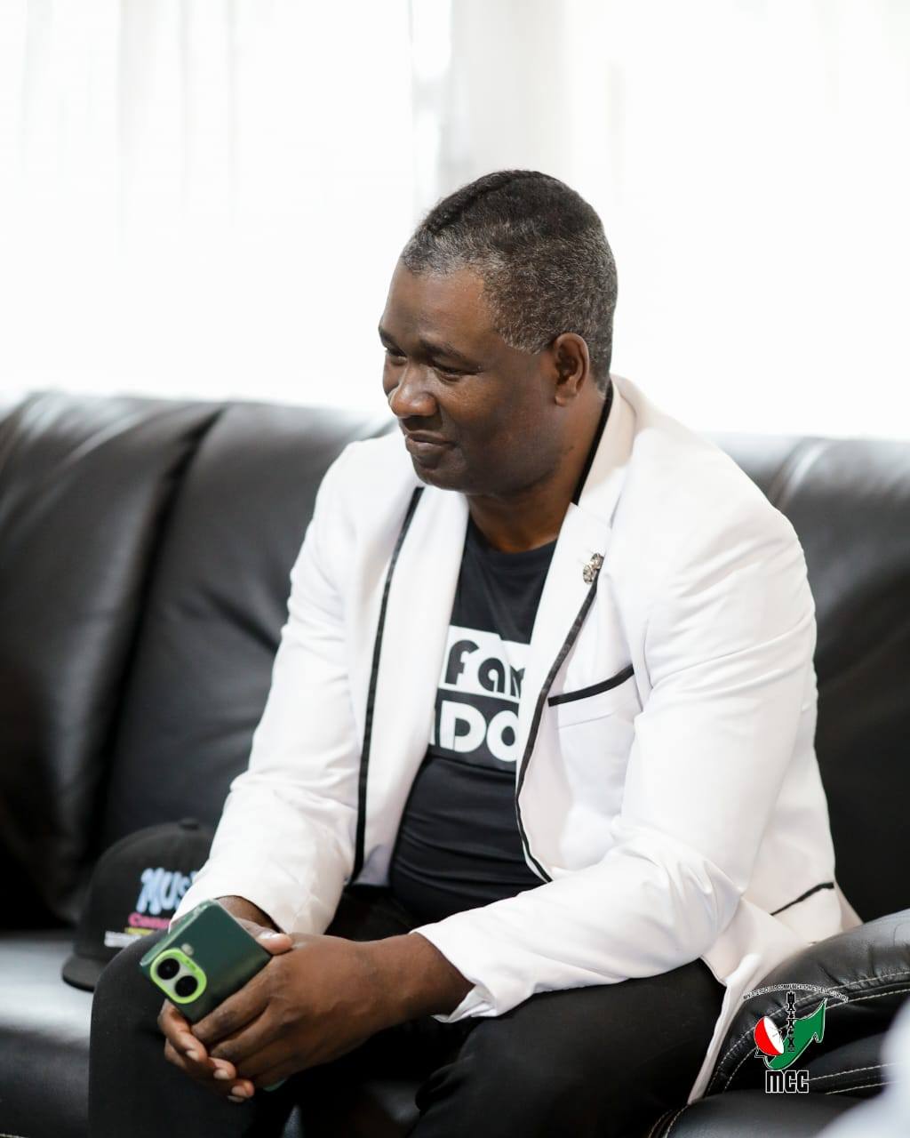 NY MPISEHATRA ARA-KOLONTSAINA SY IREO SOKAJINY.