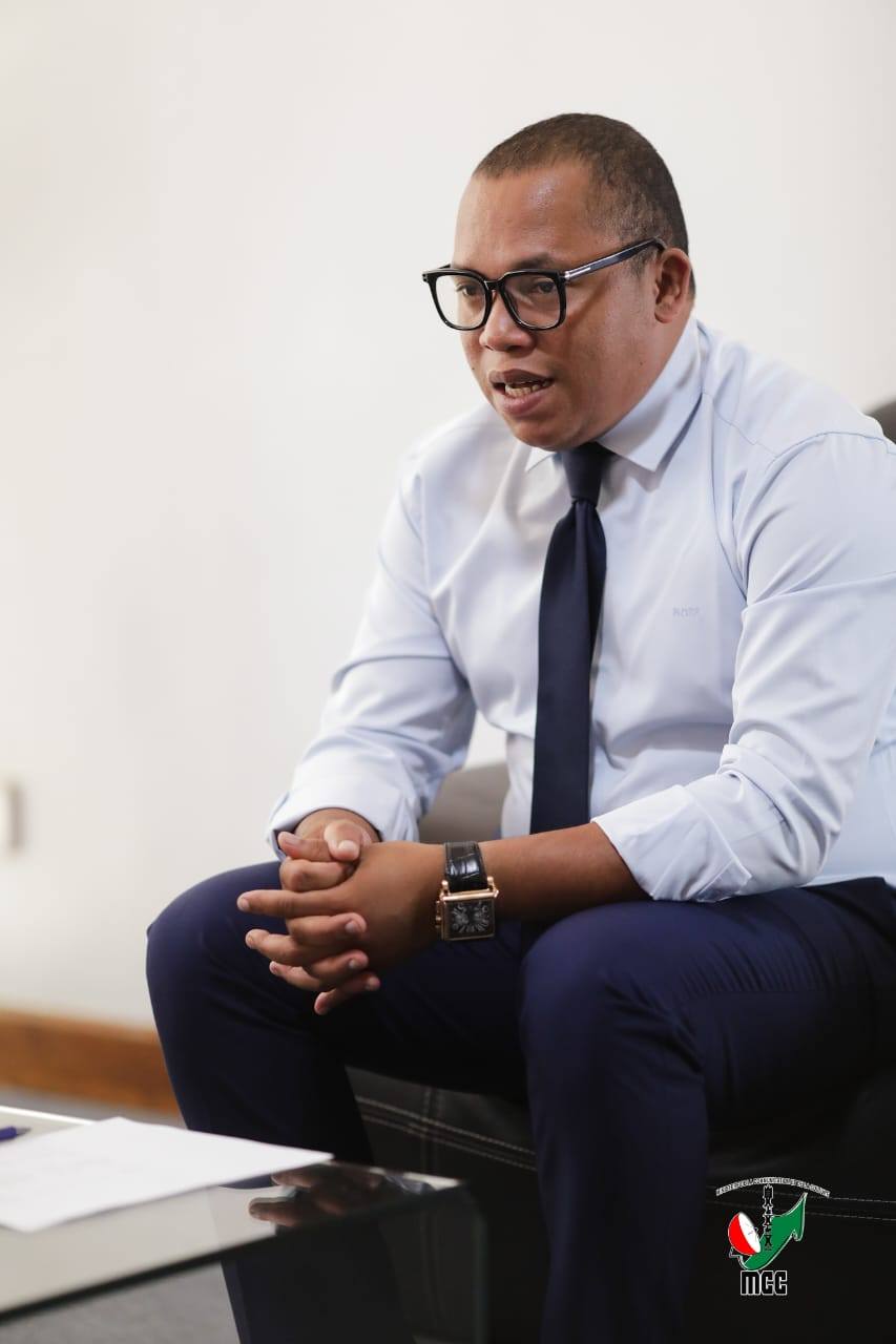 NY MPISEHATRA ARA-KOLONTSAINA SY IREO SOKAJINY.