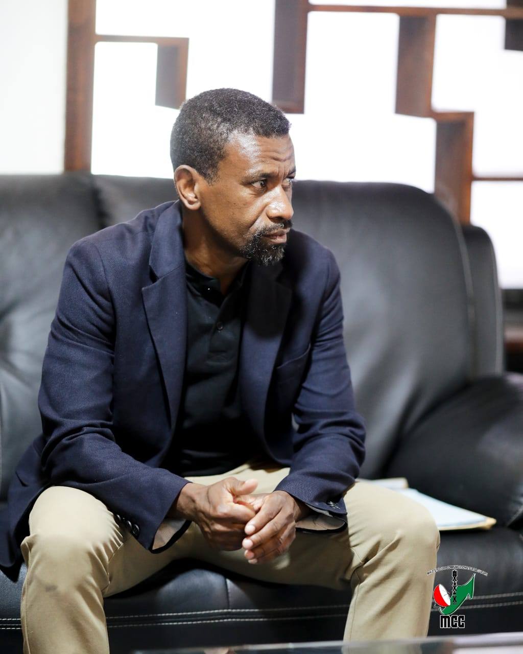 NY MPISEHATRA ARA-KOLONTSAINA SY IREO SOKAJINY.