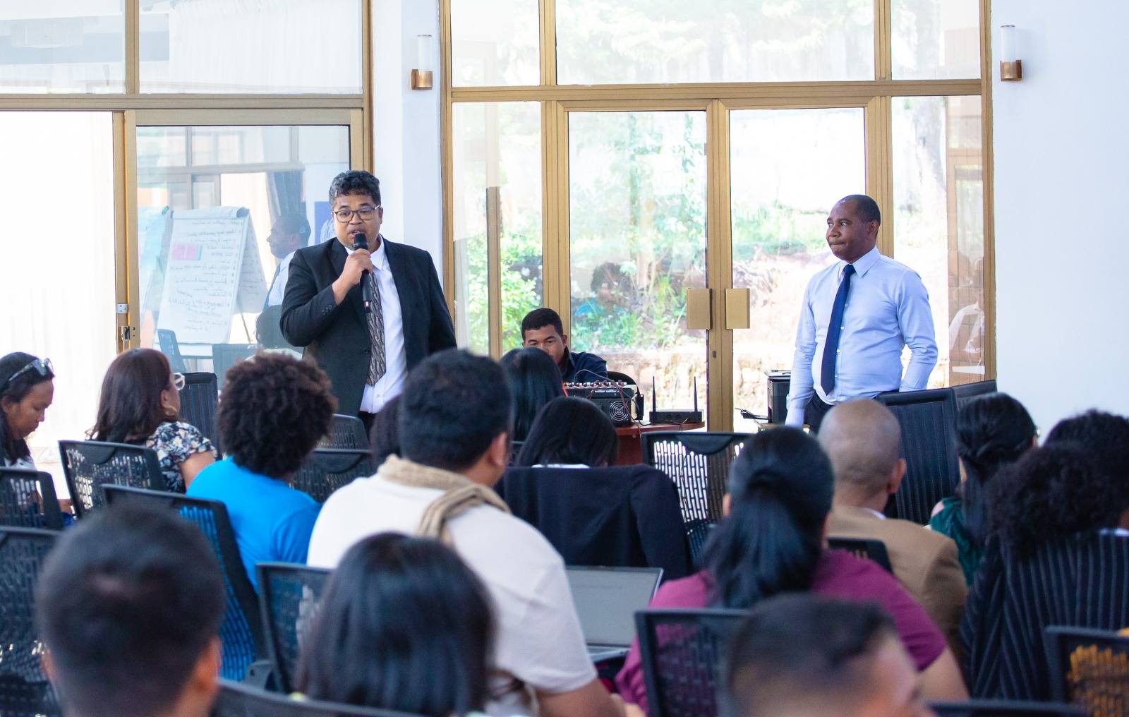 ATRIKASA FANOMBOHAN' NY TETIKASA MOMBA NY FAHALALAHANA MANEHO HEVITRA, IREO FITAOVAN-TSERASERA VAOVAO, FAMPIROBOROBOANA NY ORINASAN-TSERASERA MALALAKA, MAHALEOTENA SY MAROLOKO