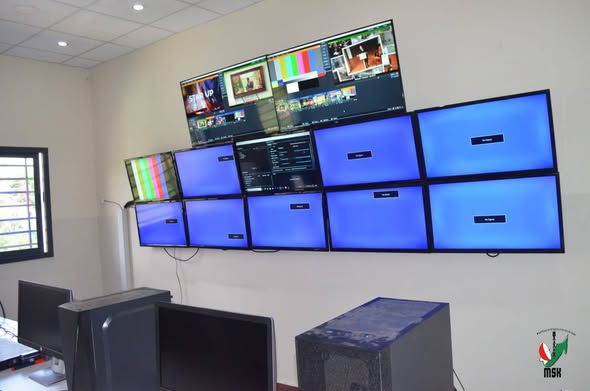 RADIO OASIS 106.4 FM