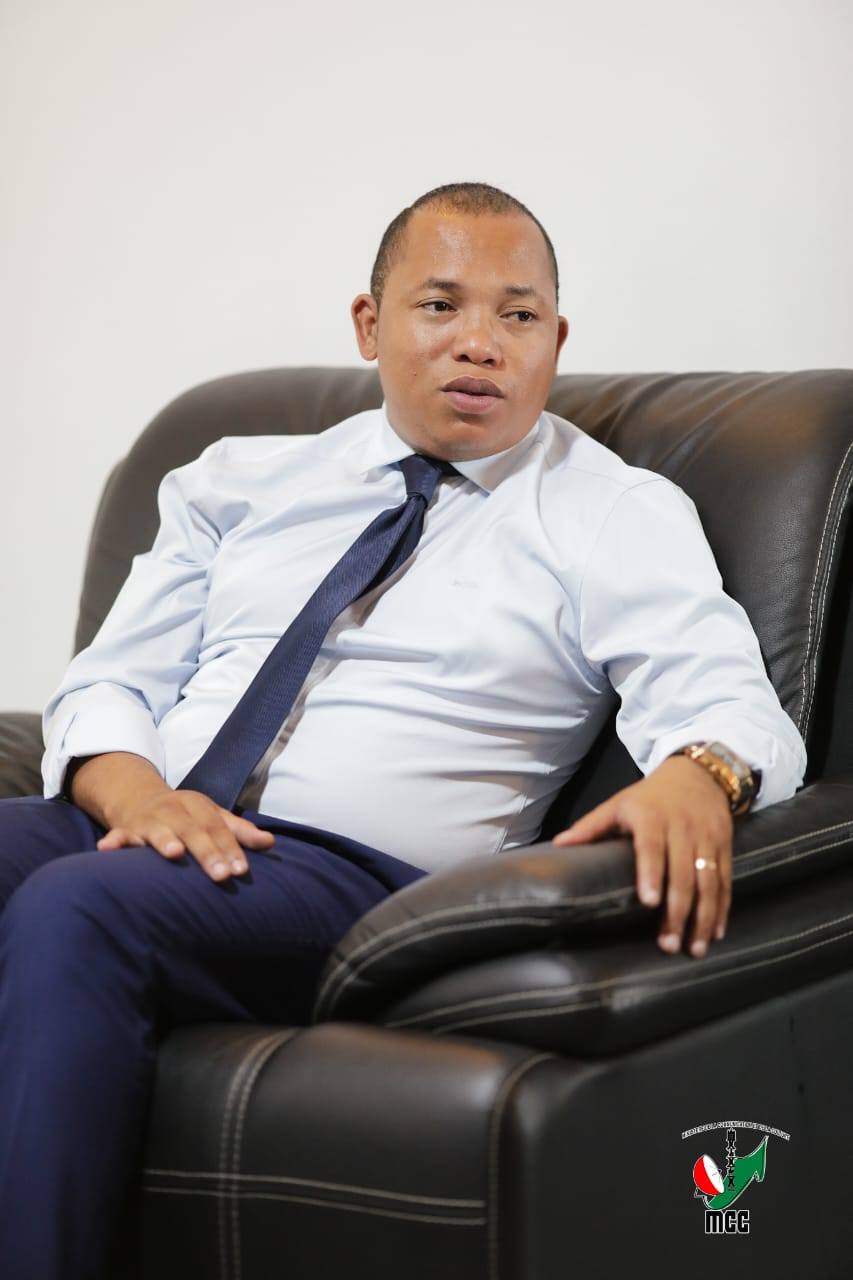 NY MPISEHATRA ARA-KOLONTSAINA SY IREO SOKAJINY.