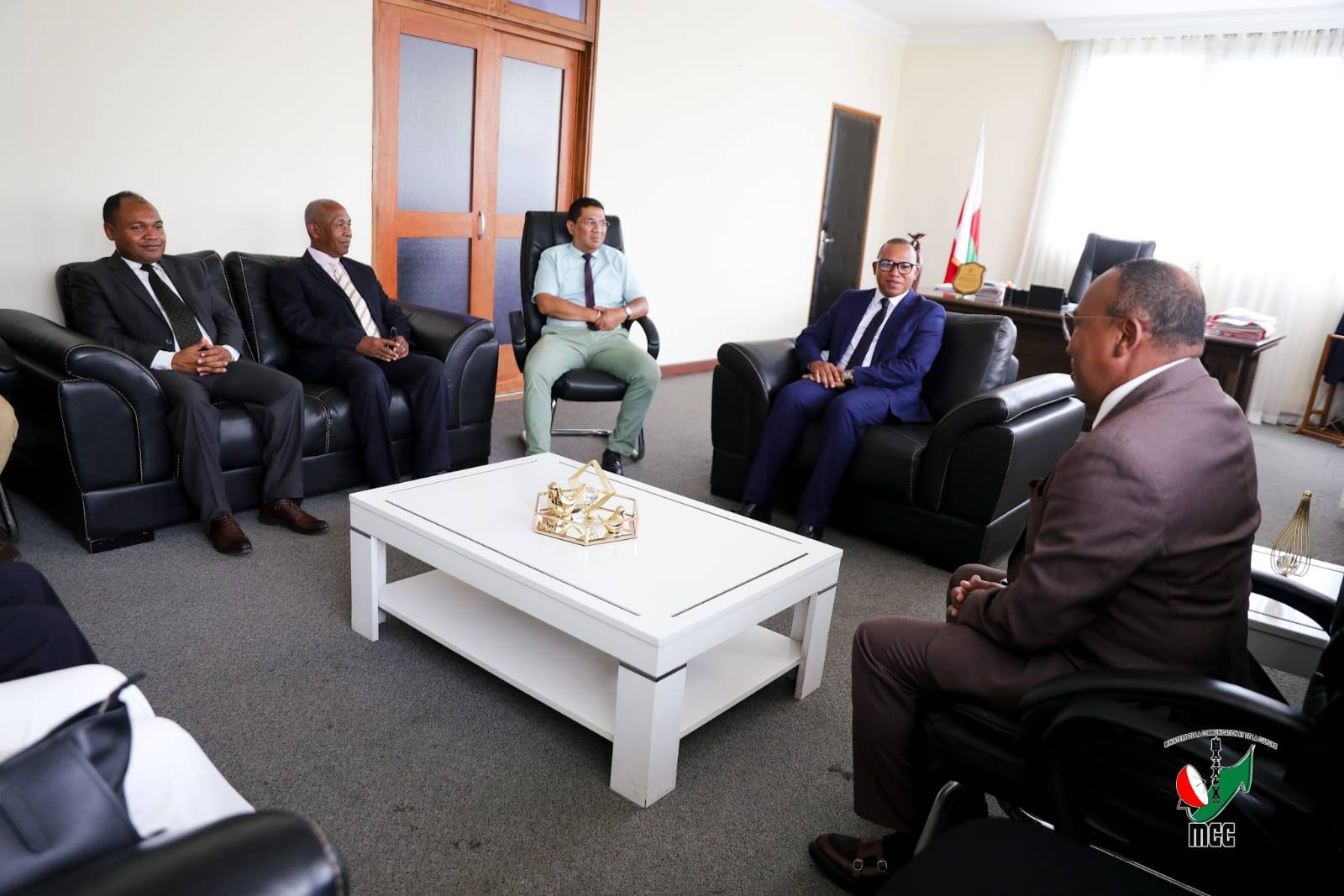 FIKAONANDOHAM-PIRENENA VONONA HANOME TANANA AMIN'NY FIKARAKARANA NY HCDDED