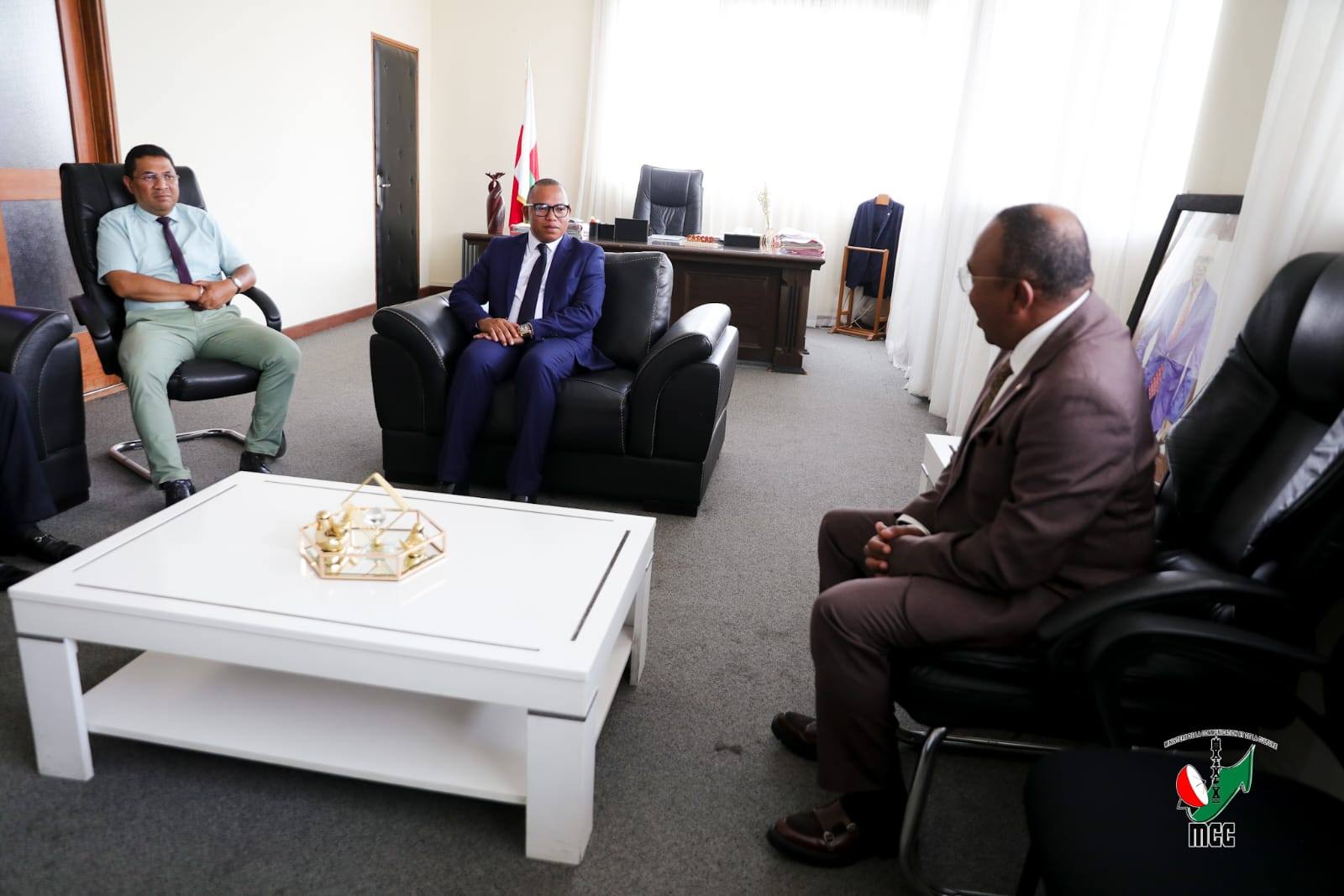 FIKAONANDOHAM-PIRENENA VONONA HANOME TANANA AMIN'NY FIKARAKARANA NY HCDDED