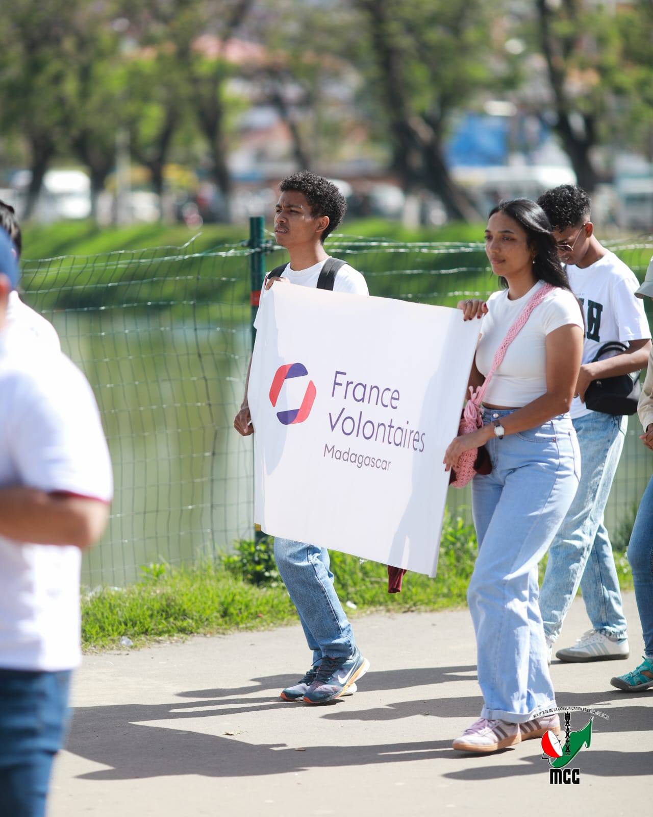 ANDRO IRAISAM-PIRENENA HO AN'NY MPIROTSAKA AN-TSITRAPO.