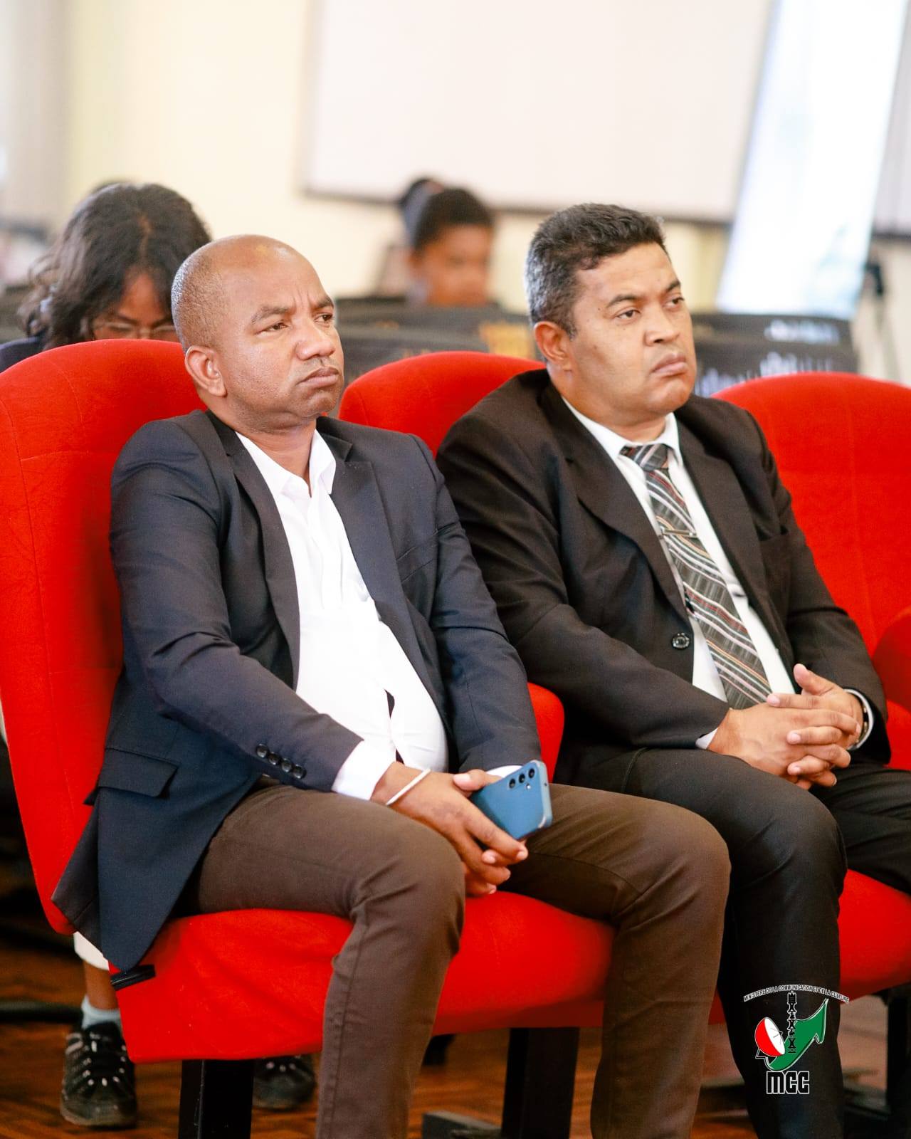 NOMEM-BONINAHITRA NY HAREMBAKOKA MIKASIKA NY SARIMIHETSIKA SY HAINO AMAN-JERY