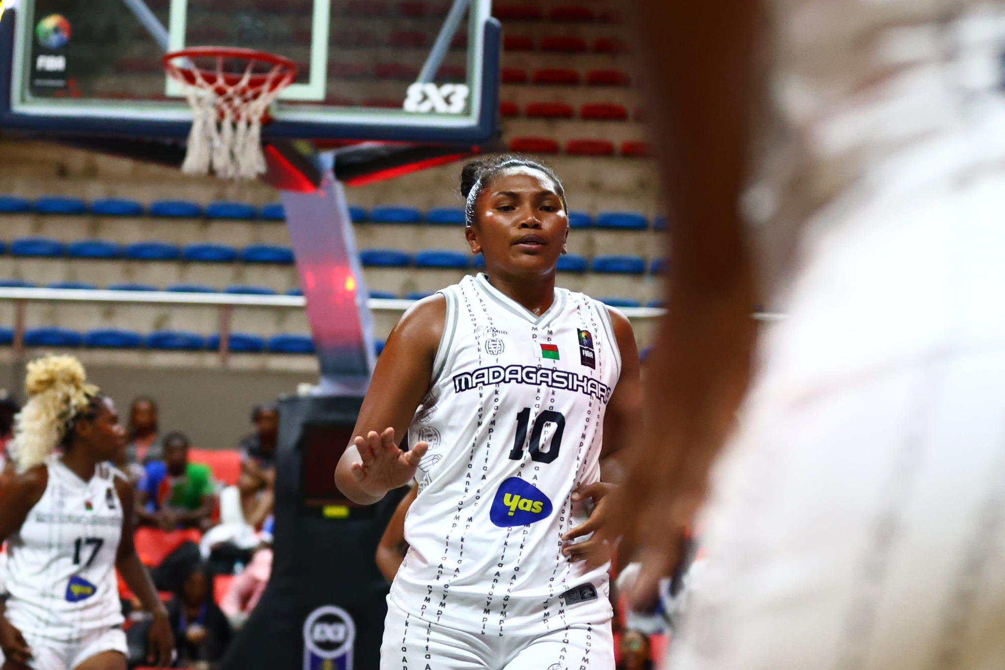 TONGA NANOHANA NY ANKOAY NY MINISITRINY SERASERA SY NY KOLONTSAINA.