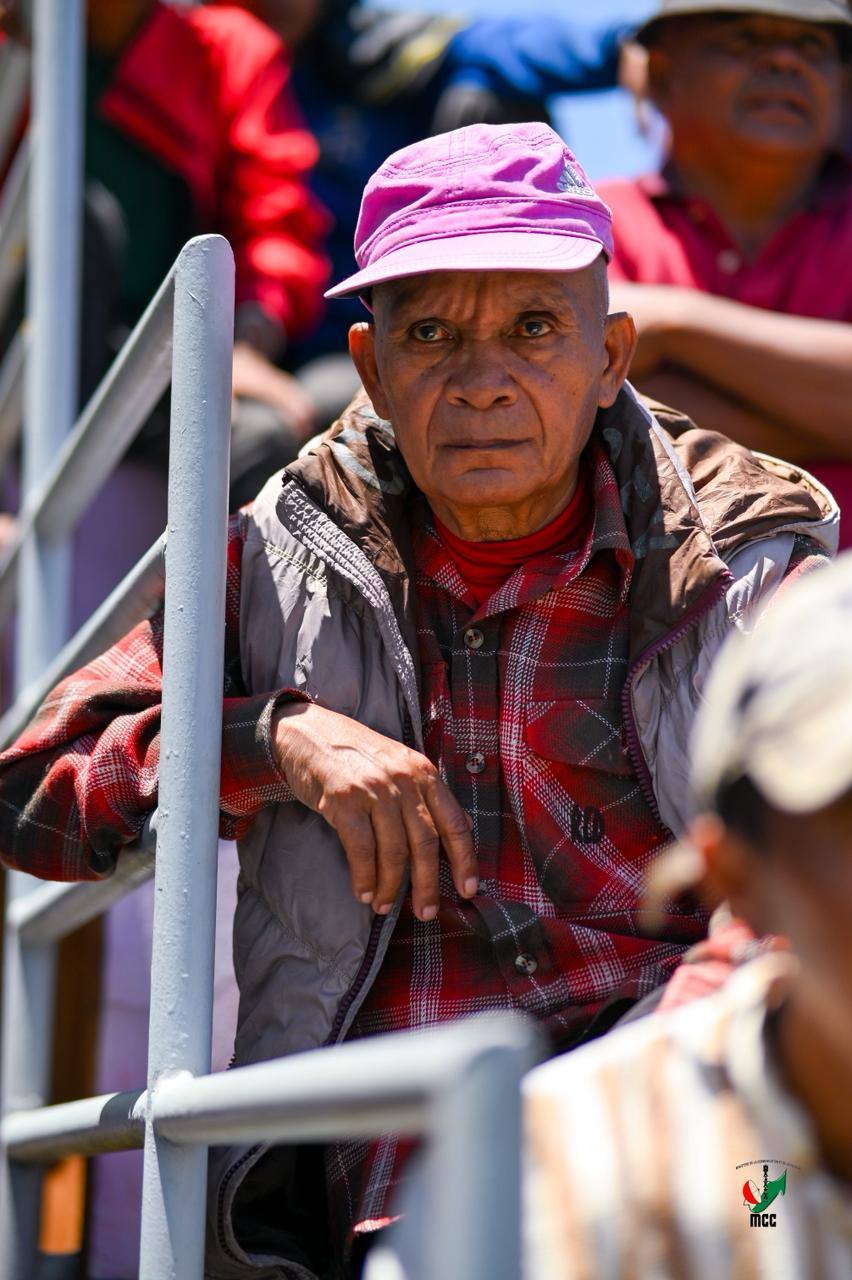 NANKASITRAHAN'NY MINISITERA I RANOELISON , ANDRAREZIN'NY HIRAGASY