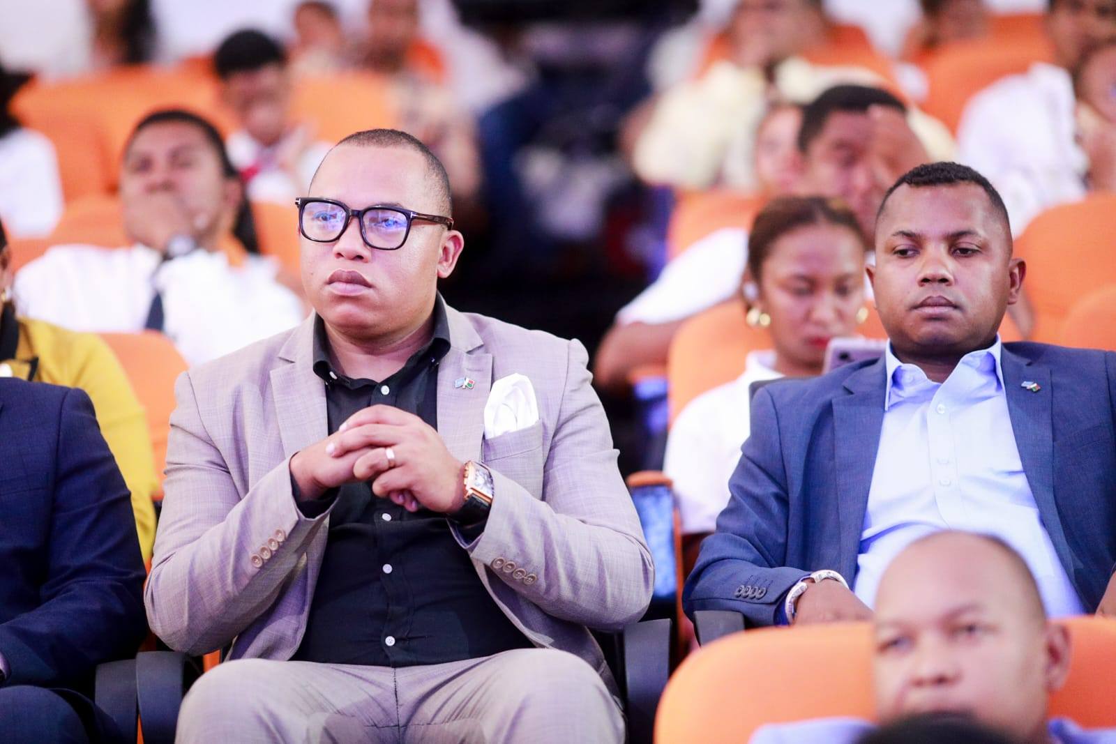 ANDRO IRAISAM-PIRENENA HO AN'NY MPIROTSAKA AN-TSITRAPO.