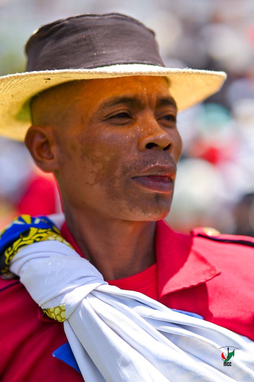 NANKASITRAHAN'NY MINISITERA I RANOELISON , ANDRAREZIN'NY HIRAGASY