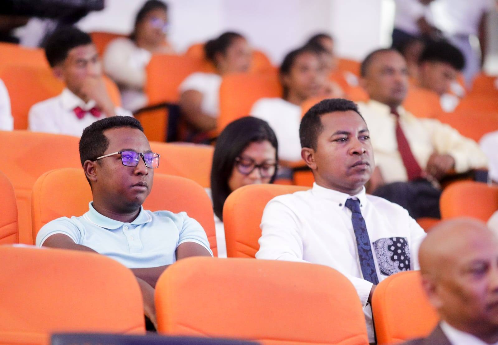 ANDRO IRAISAM-PIRENENA HO AN'NY MPIROTSAKA AN-TSITRAPO.