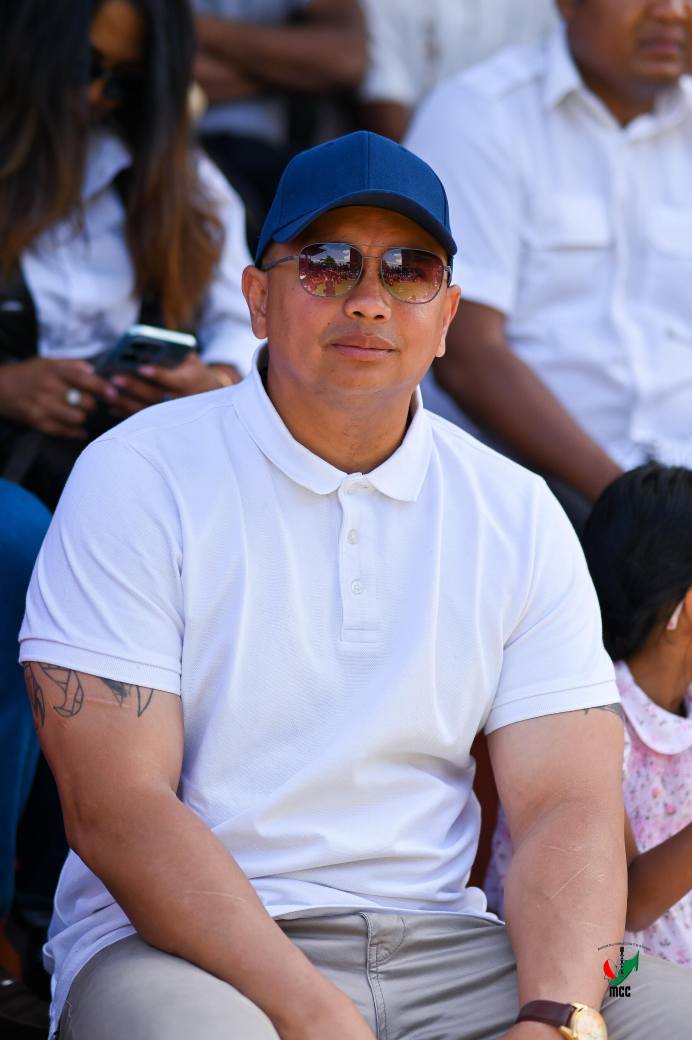 NANKASITRAHAN'NY MINISITERA I RANOELISON , ANDRAREZIN'NY HIRAGASY