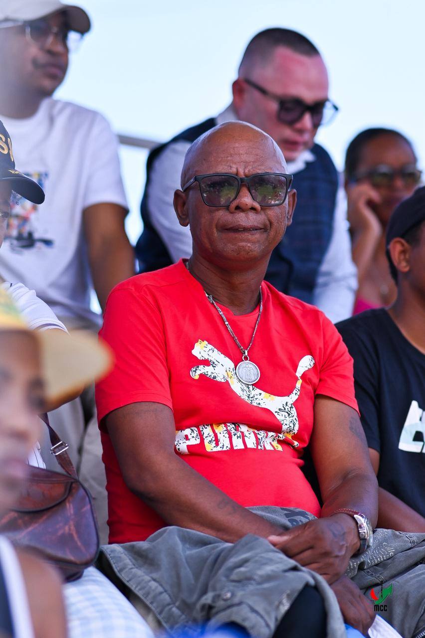 NANKASITRAHAN'NY MINISITERA I RANOELISON , ANDRAREZIN'NY HIRAGASY