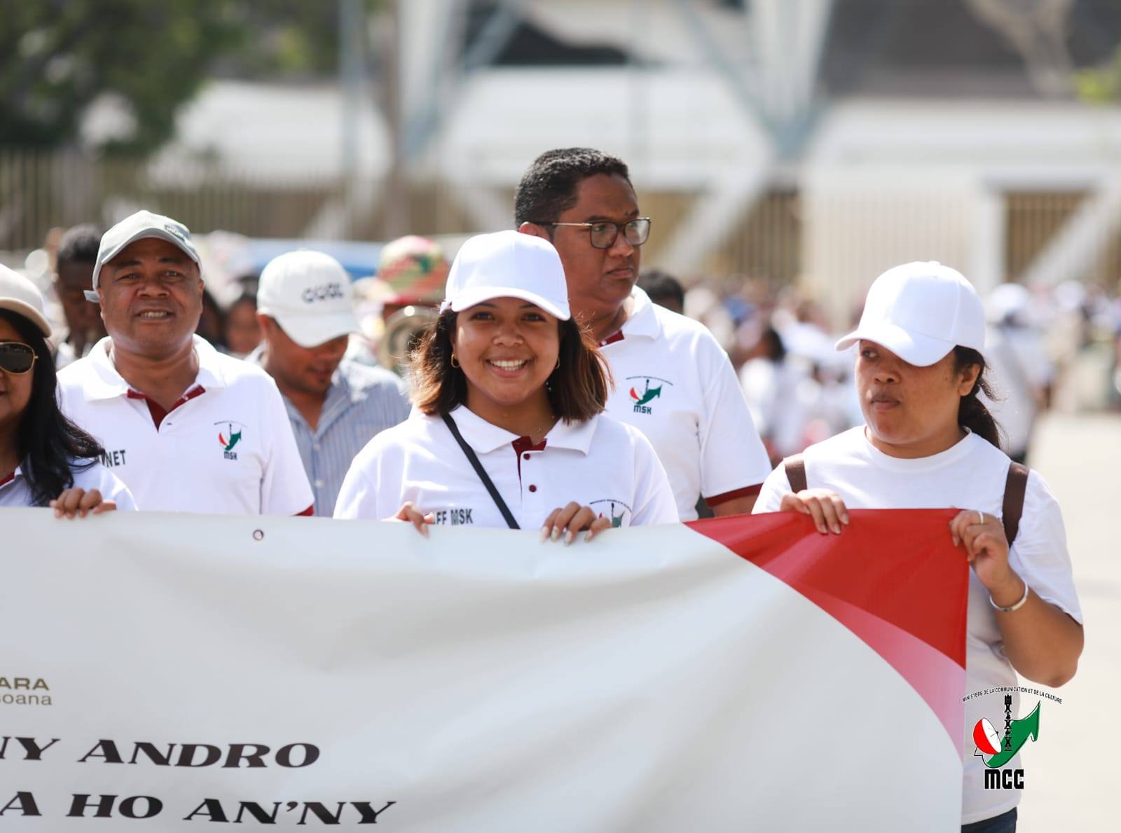 ANDRO IRAISAM-PIRENENA HO AN'NY MPIROTSAKA AN-TSITRAPO.