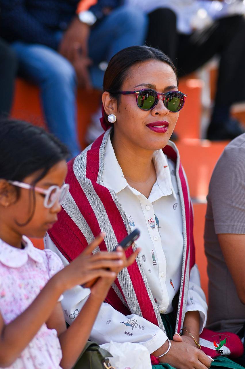 NANKASITRAHAN'NY MINISITERA I RANOELISON , ANDRAREZIN'NY HIRAGASY