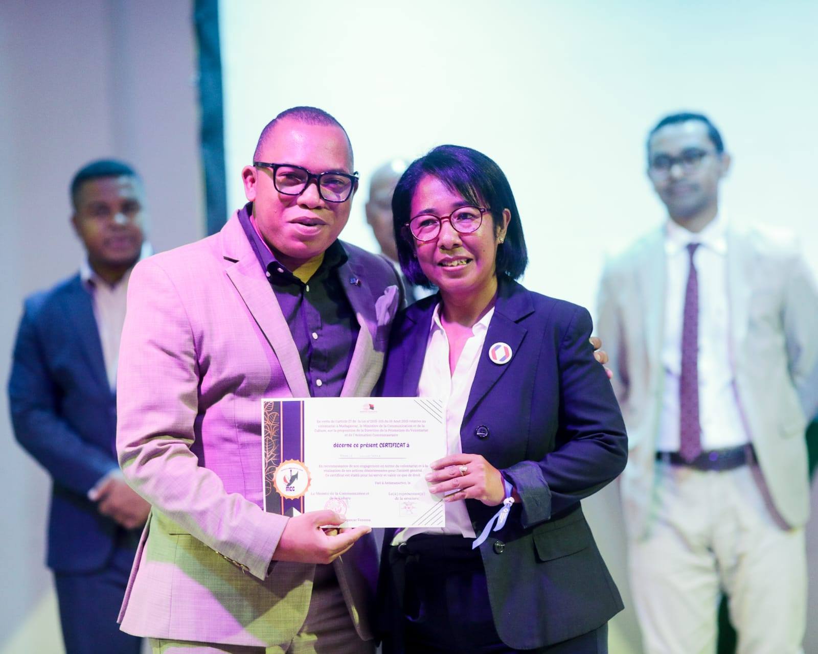 ANDRO IRAISAM-PIRENENA HO AN'NY MPIROTSAKA AN-TSITRAPO.