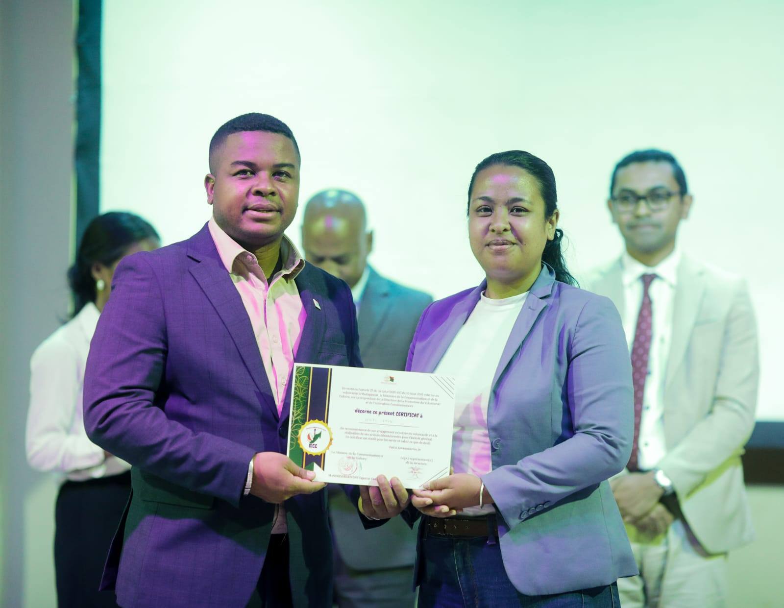 ANDRO IRAISAM-PIRENENA HO AN'NY MPIROTSAKA AN-TSITRAPO.