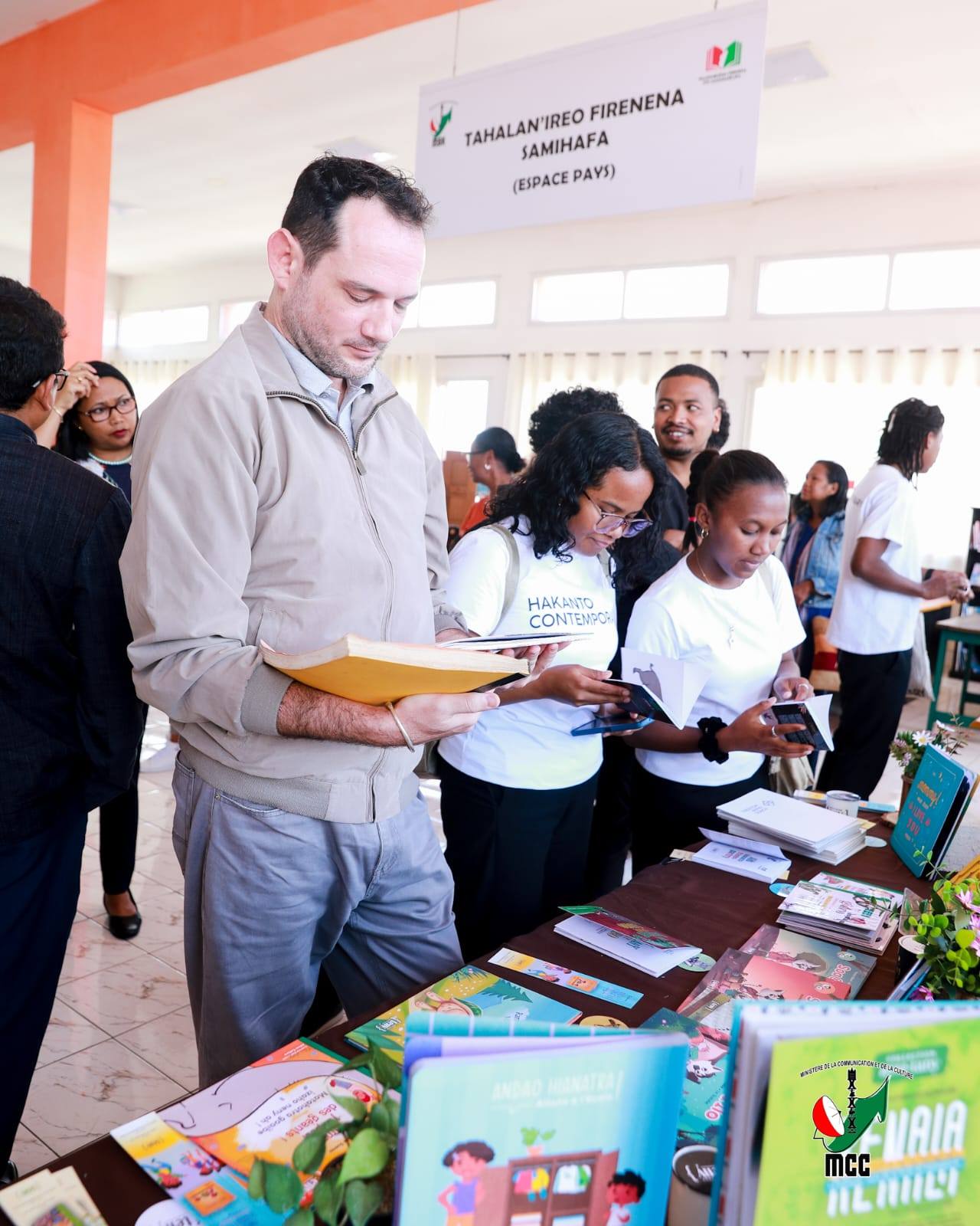 FAMOAHANA BOKY HO AN'NY ANKIZY.