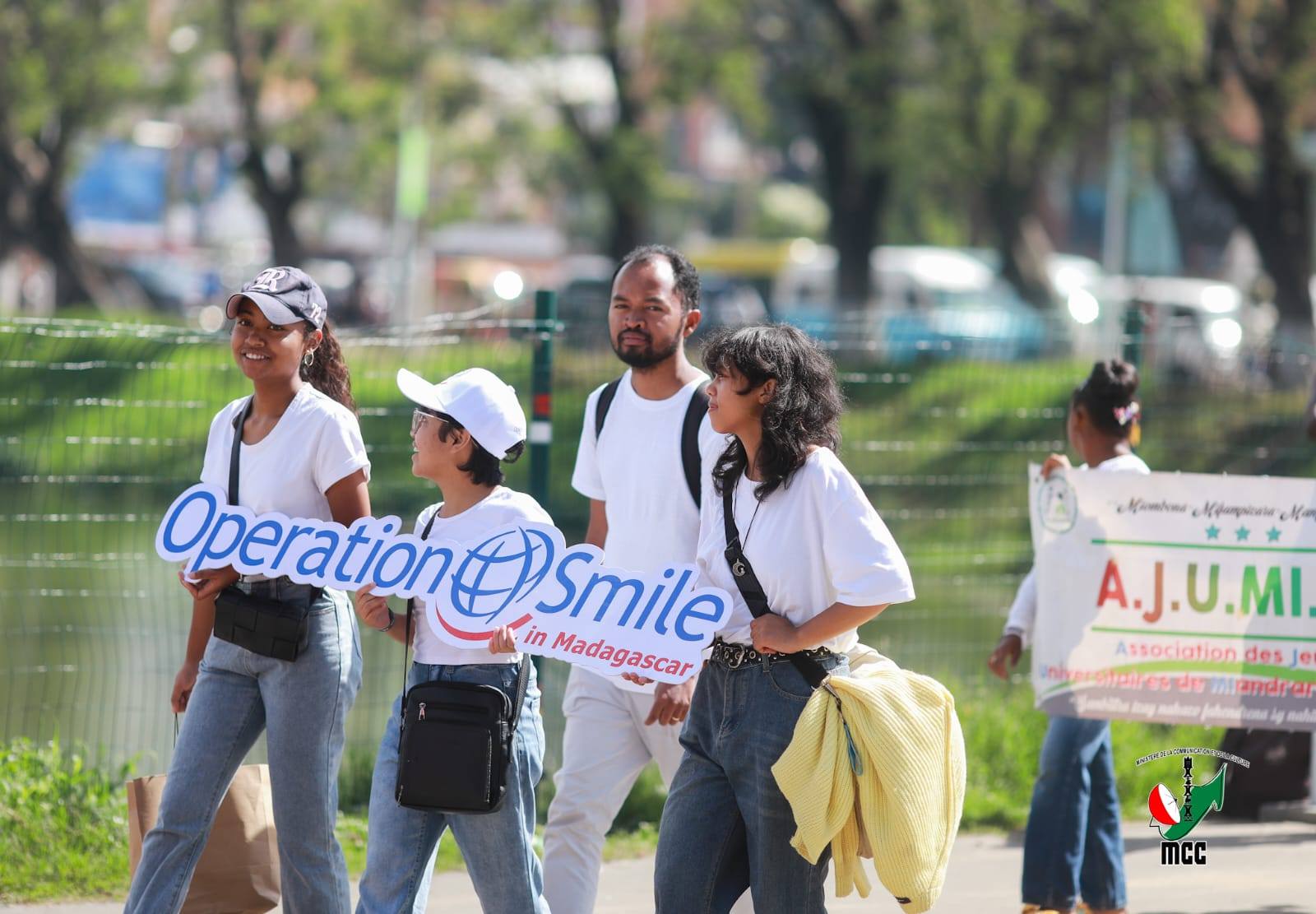 ANDRO IRAISAM-PIRENENA HO AN'NY MPIROTSAKA AN-TSITRAPO.