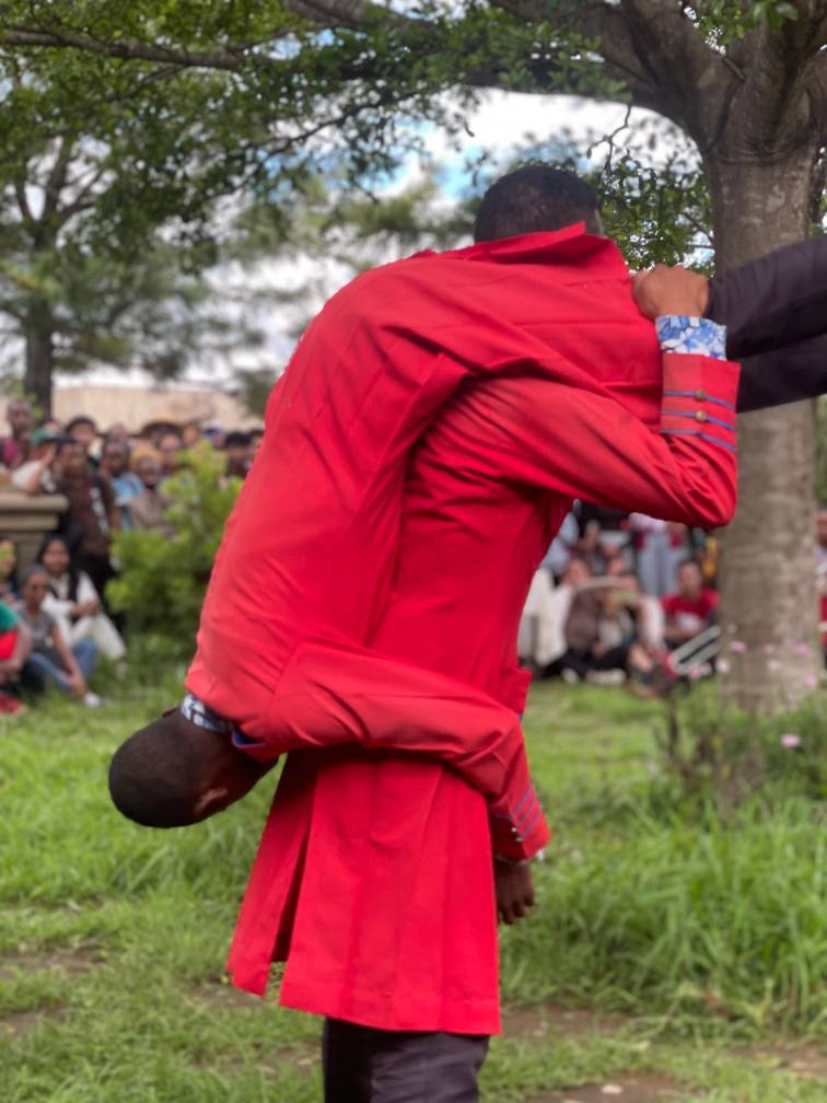 NAHASARIKA IREO MPIANATRY NY ANJERIMANONTOLO NY FAMPISEHOANA HIRAGASY NATAO TENY ANKATSO