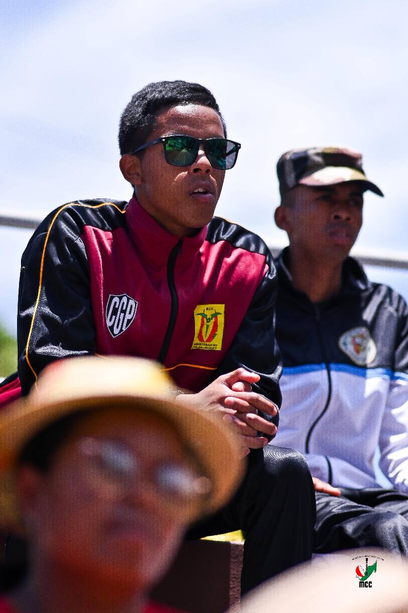 NANKASITRAHAN'NY MINISITERA I RANOELISON , ANDRAREZIN'NY HIRAGASY