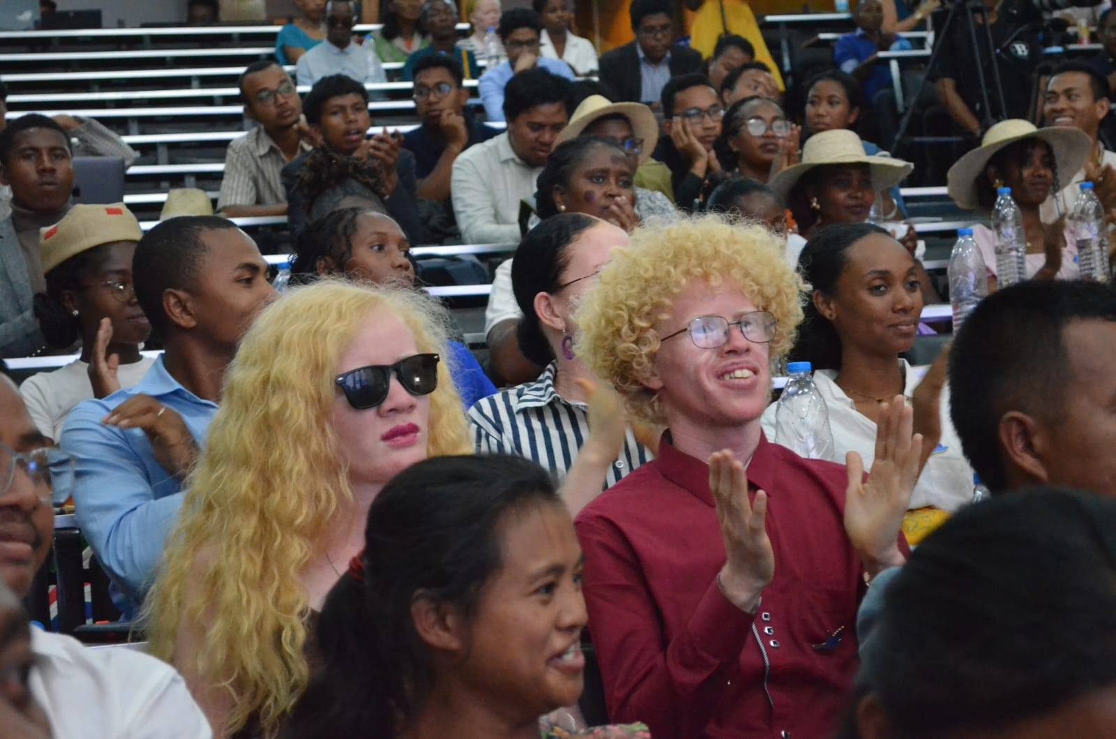 "PARLONS DEVELOPPEMENT - PARLONS REFONDATIONS"