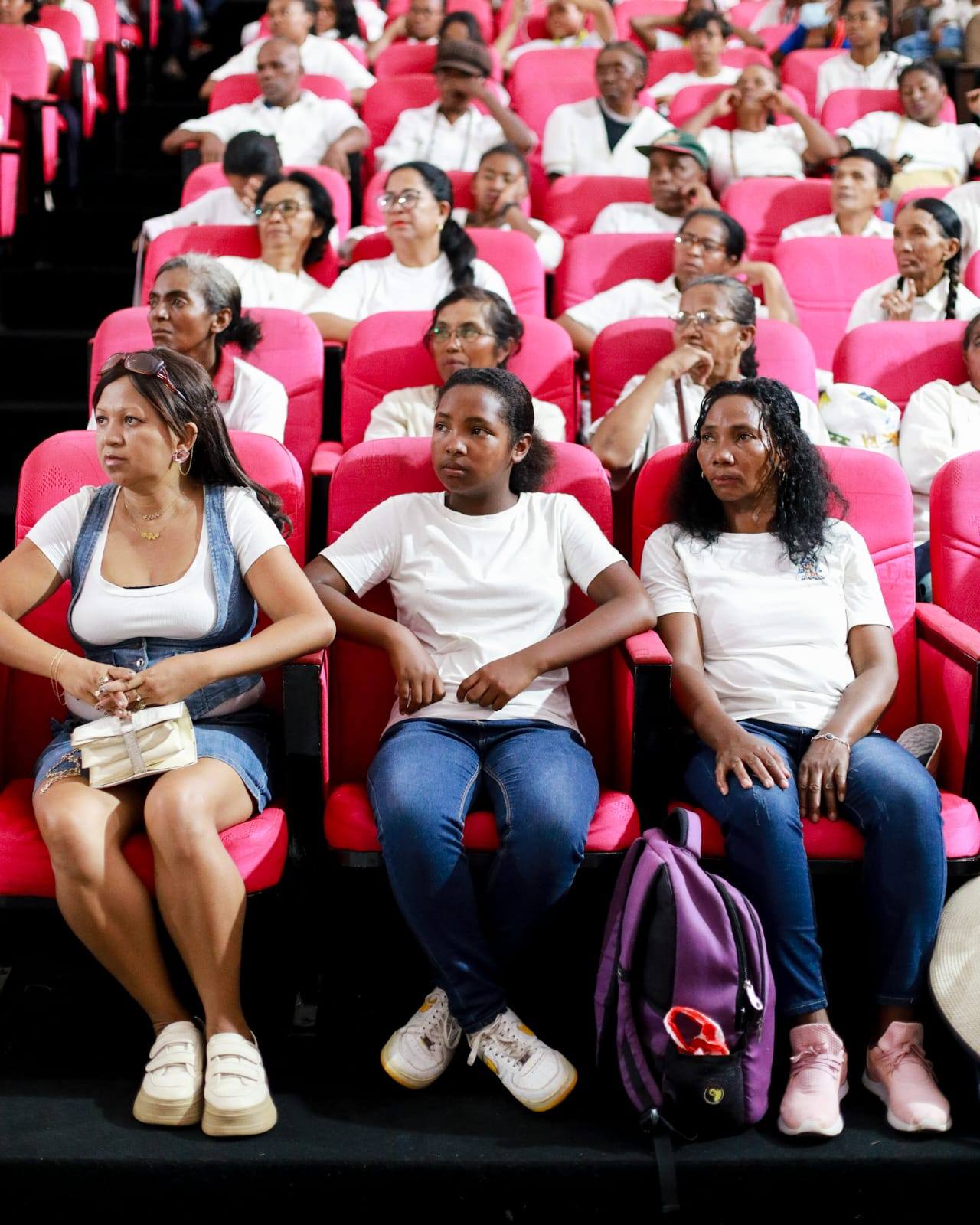 ANDRO IRAISAM-PIRENENA HO AN'NY MPIROTSAKA AN-TSITRAPO.