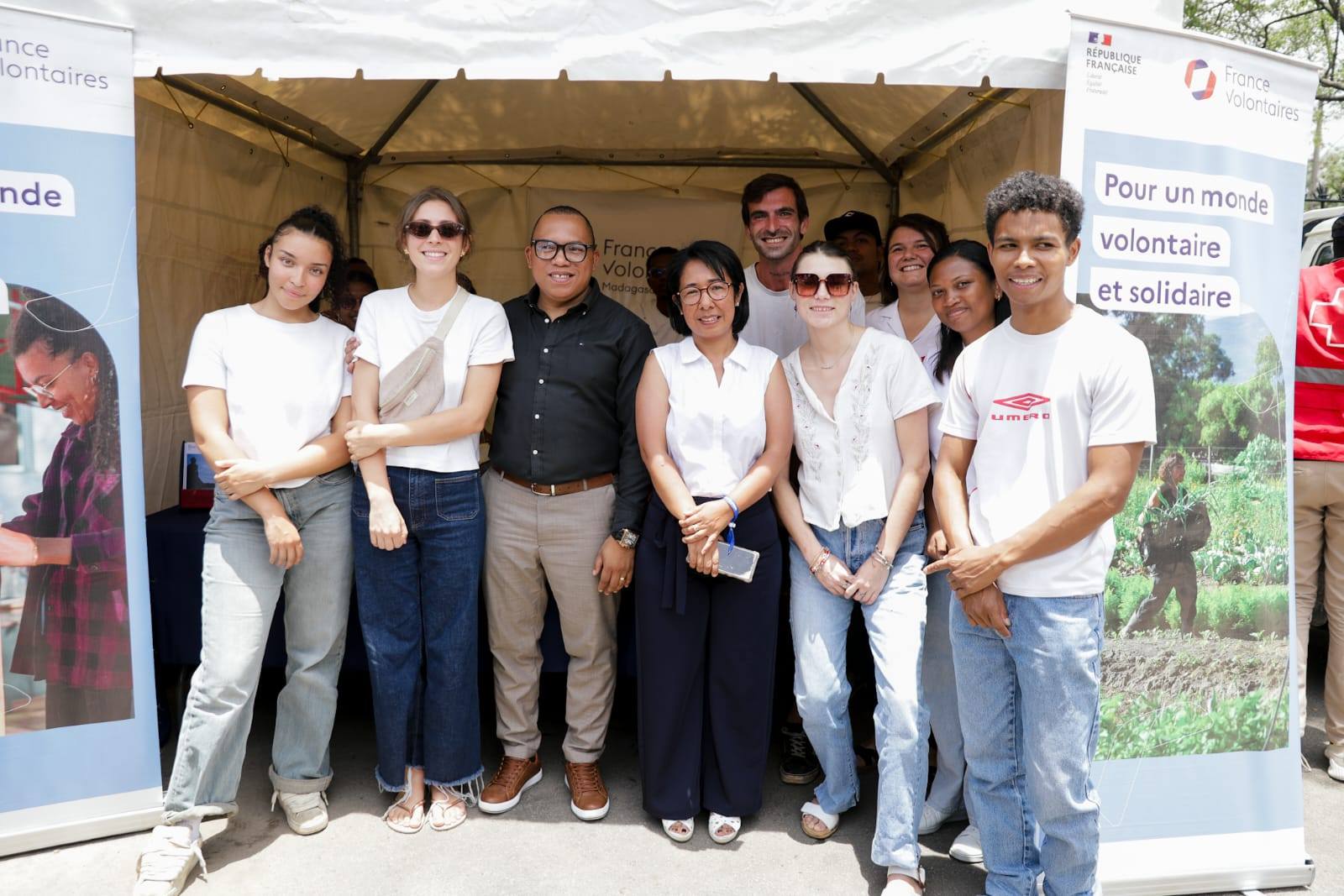 ANDRO IRAISAM-PIRENENA HO AN'NY MPIROTSAKA AN-TSITRAPO.