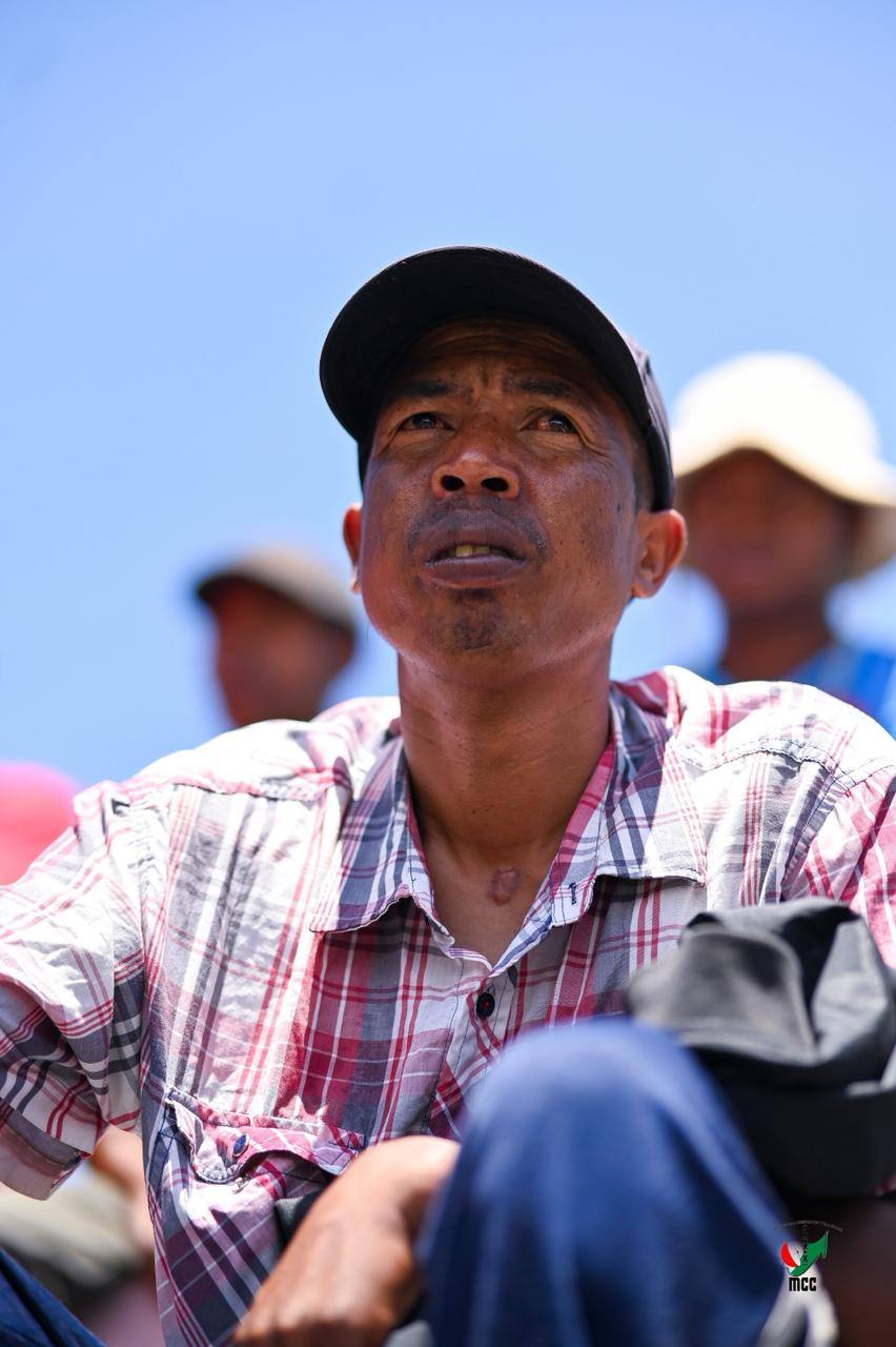 NANKASITRAHAN'NY MINISITERA I RANOELISON , ANDRAREZIN'NY HIRAGASY